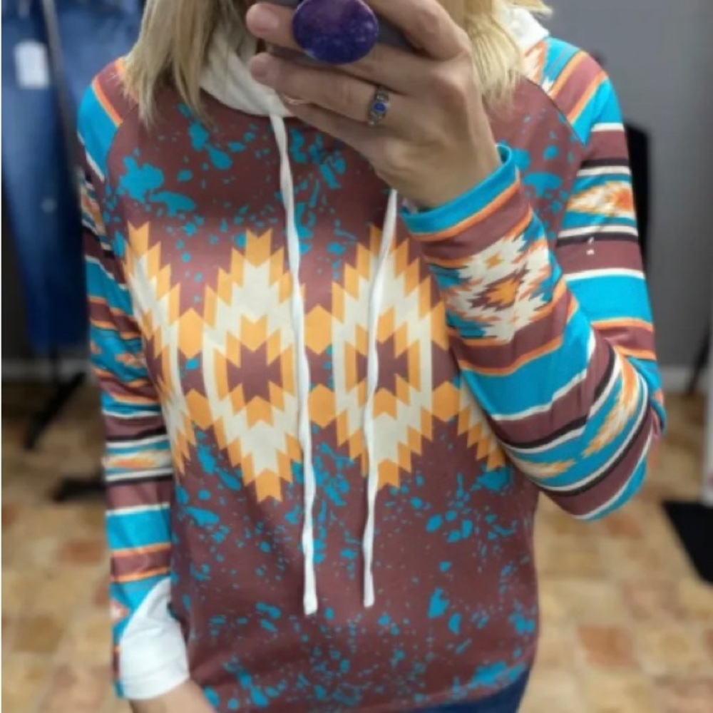 BOUTIQUE L/S Southwestern Print Hooded Top NEW! - Picture 2 of 4